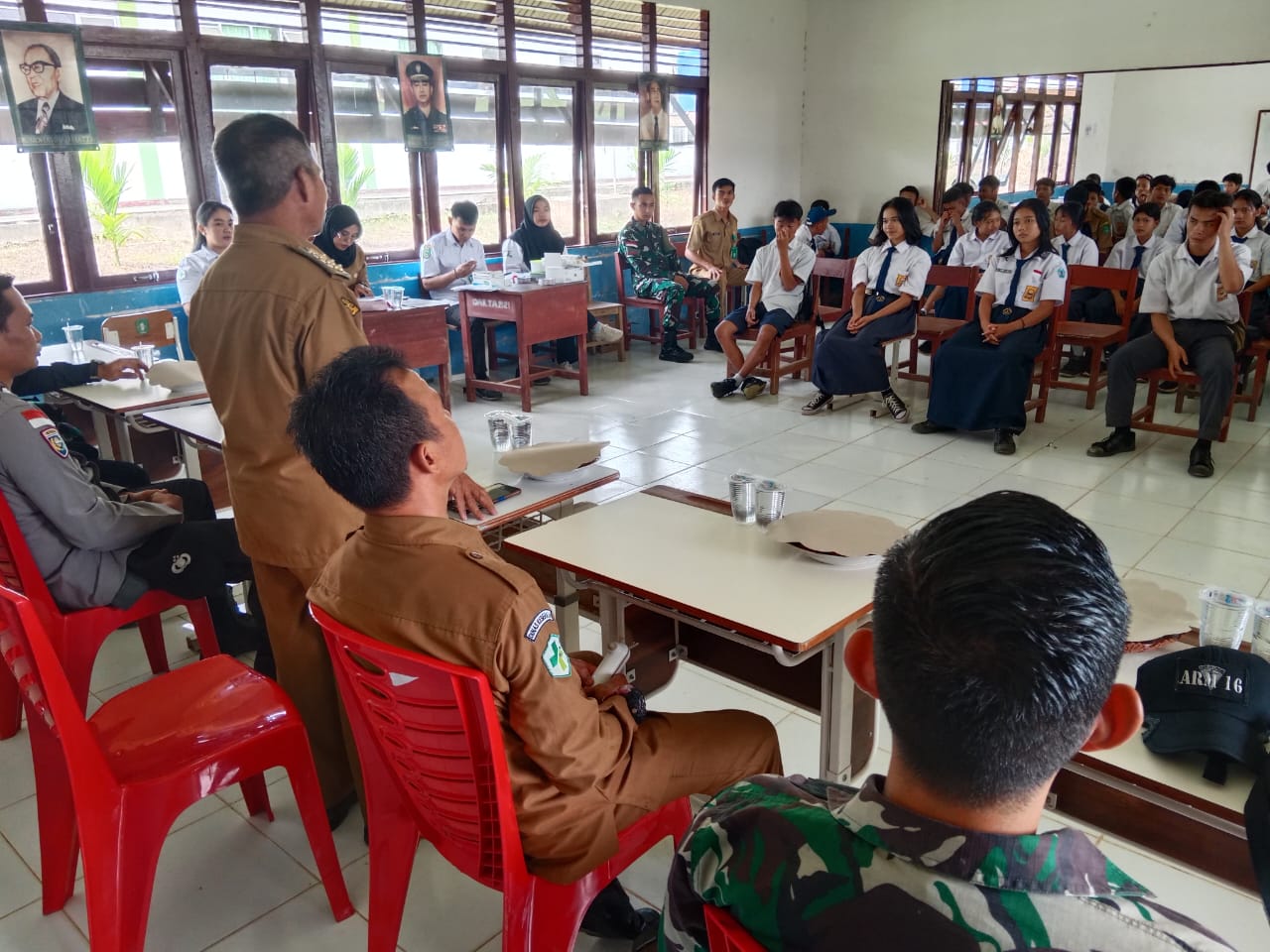 Sumber Dan Photo : Pen Satgas Pamtas RI-Mly Yonarmed 16/TK