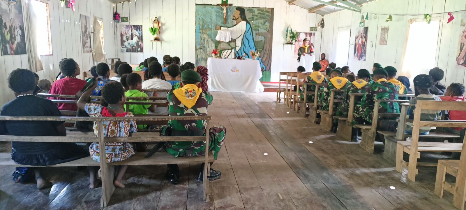 Ibadah Bersama Dengan Jemaat Keuskupan Timika Paroki Santo Petrus-Ilaga Gereja Katolik Stasi Santa Sisilia-Wuloni