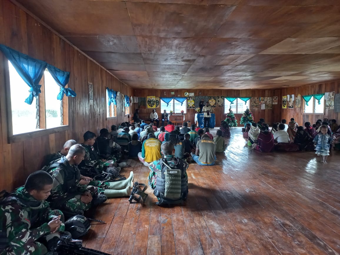 Satgas TNI 300 Siliwangi Laksanakan Ibadah Bersama di Wuloni Papua