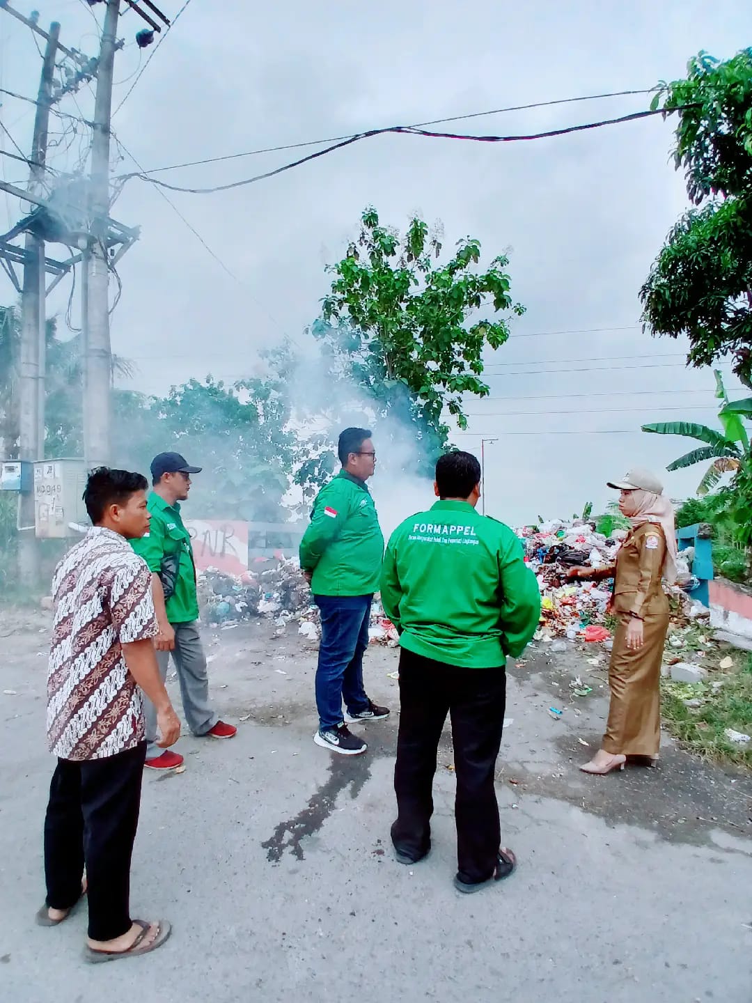 Ditengah Jelang Pemilu, Tumpukan Sampah Liar Mengkhawatirkan di Desa Sena, Batang Kuis