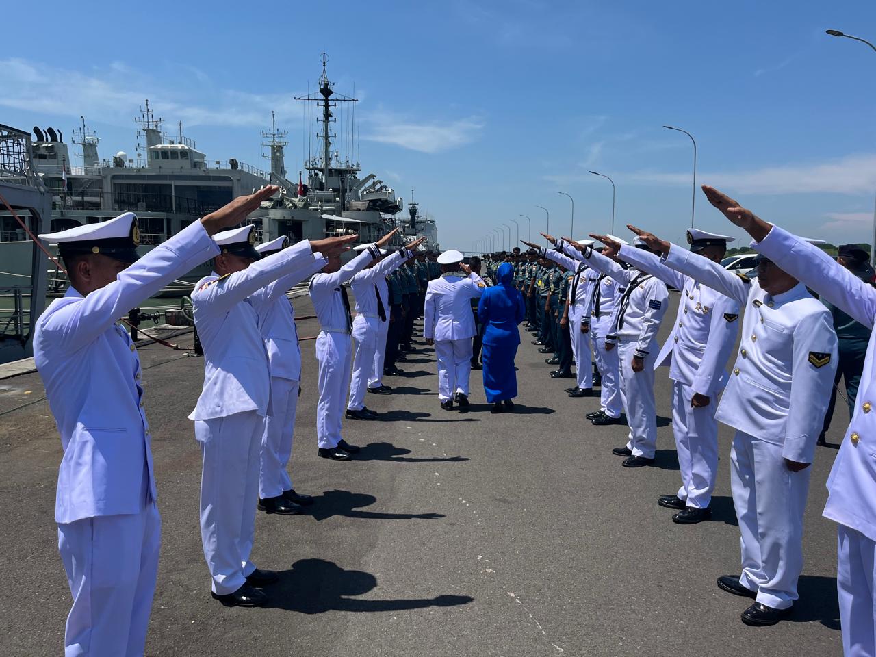 Komandan Beserta Prajurit KRI Nala-363 Lepas Serma Nav Madun Masuki Masa Purna Tugas