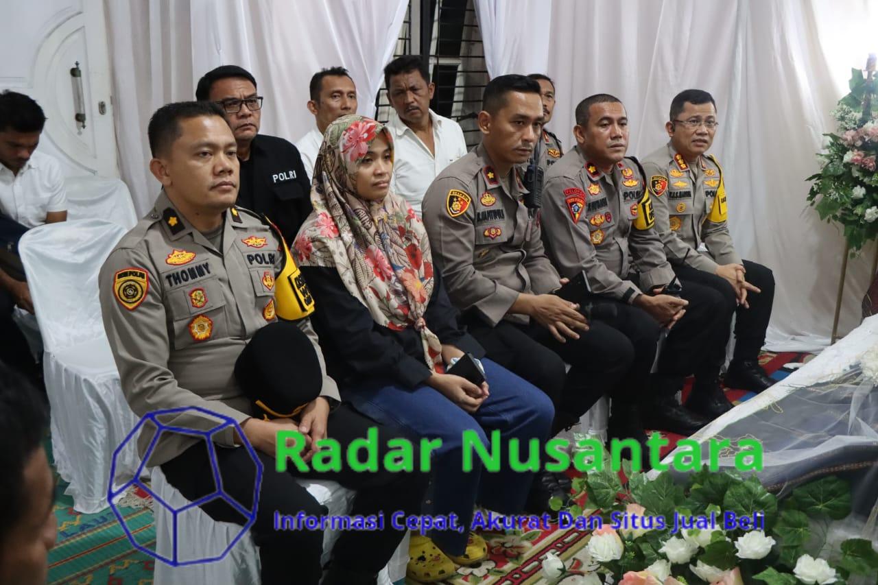 Kapolrestabes Medan Melayat Wakapolsek Medan Timur Akp.Edisman Purba.S.H.,M.H Meninggal Dunia Karena Sakit