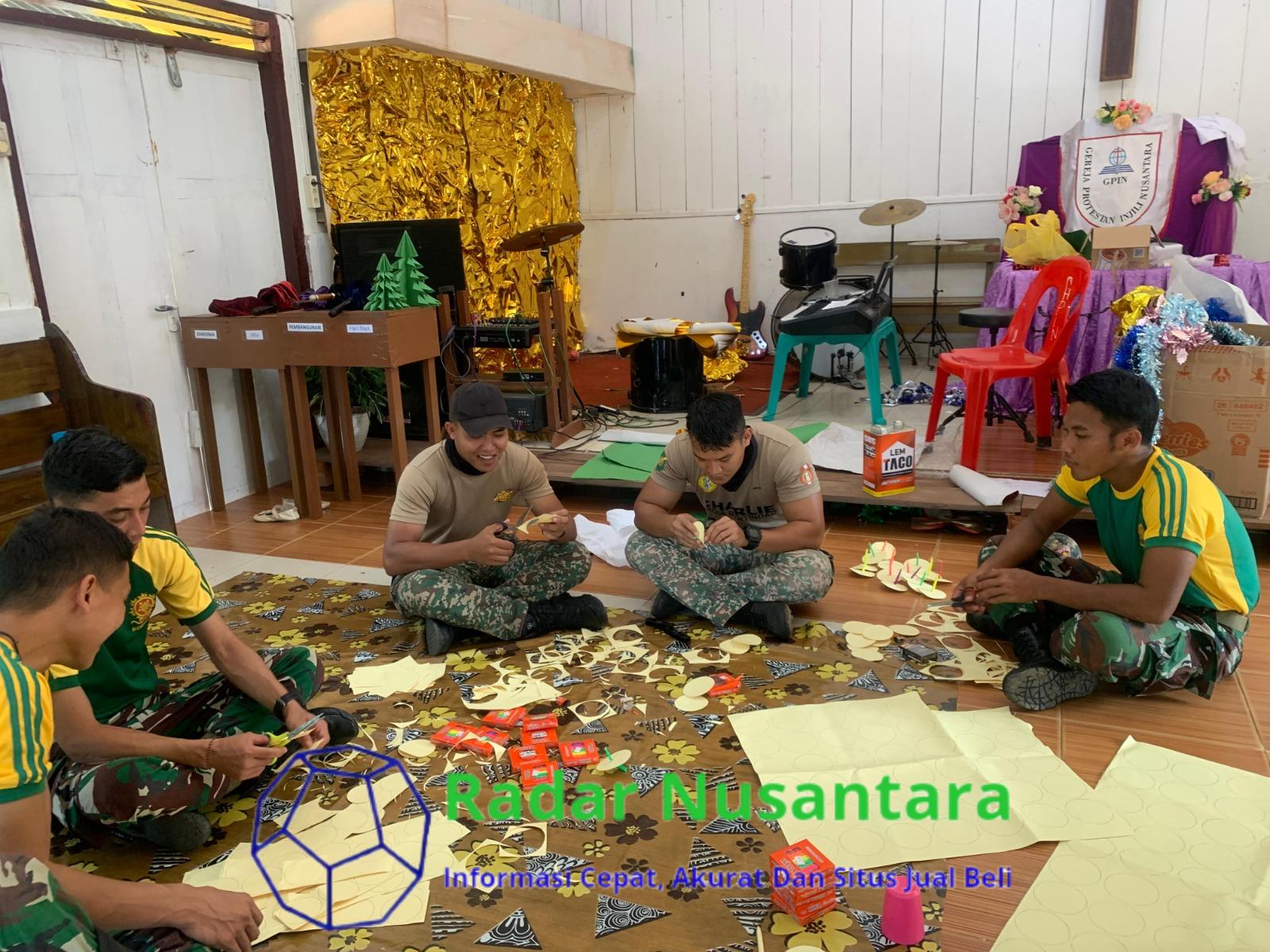 Satgas Pamtas Yonarmed 11 Kostrad Bersihkan dan Hias Gereja Jelang Natal di Sekaduyan Taka