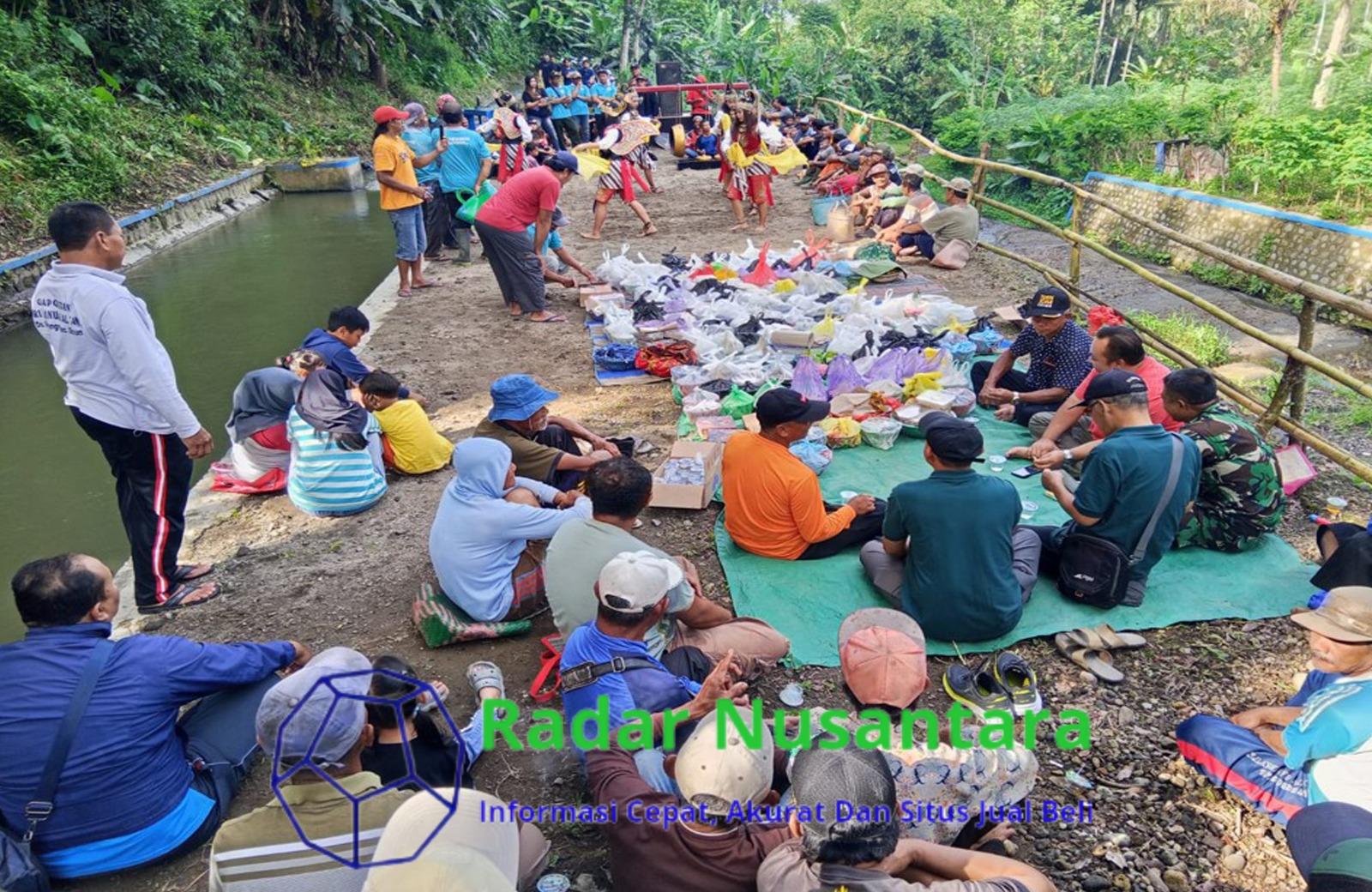 Komsos Danramil Garum Bersama Poktan Rukun Lestari Dalam Rangka Syukuran Tanam Padi