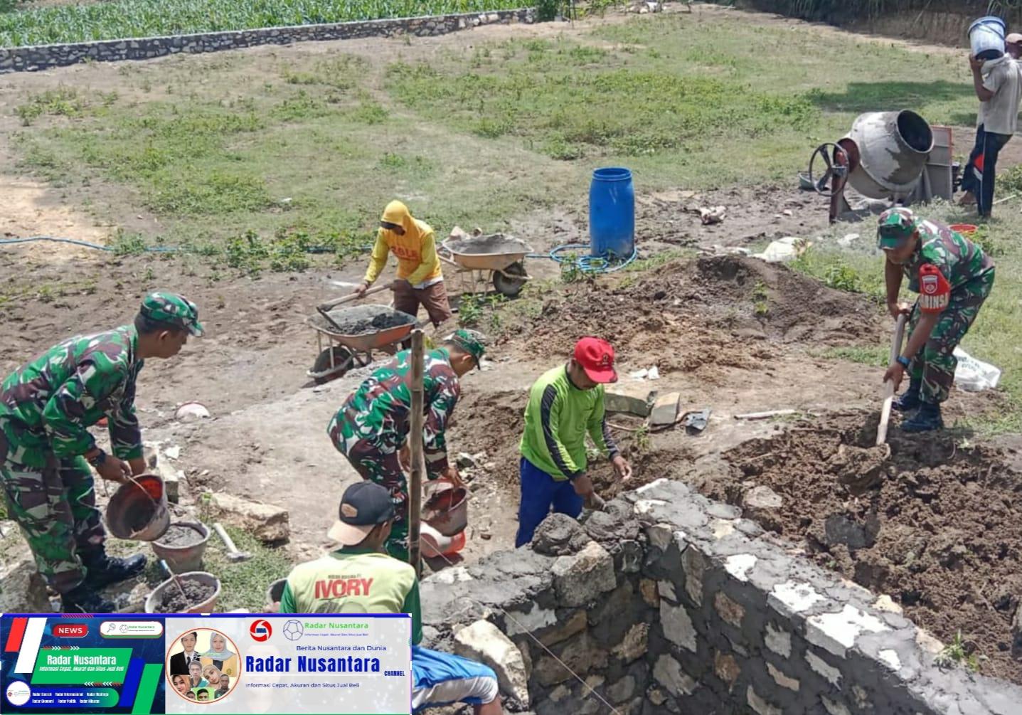 Kerja Bakti Pembuatan Talud Wujud Kedekatan Babinsa dan Warga