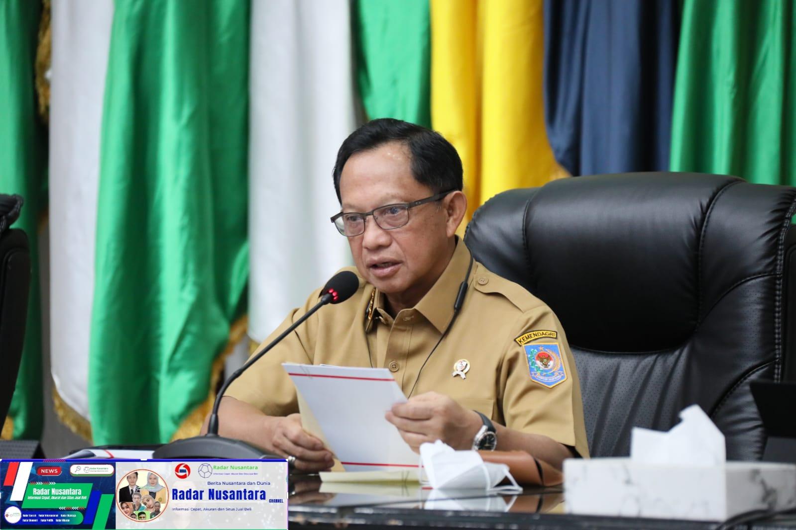 Pastikan Cadangan Pangan Terpenuhi, Mendagri Imbau Perum Bulog Serap Hasil Panen Petani