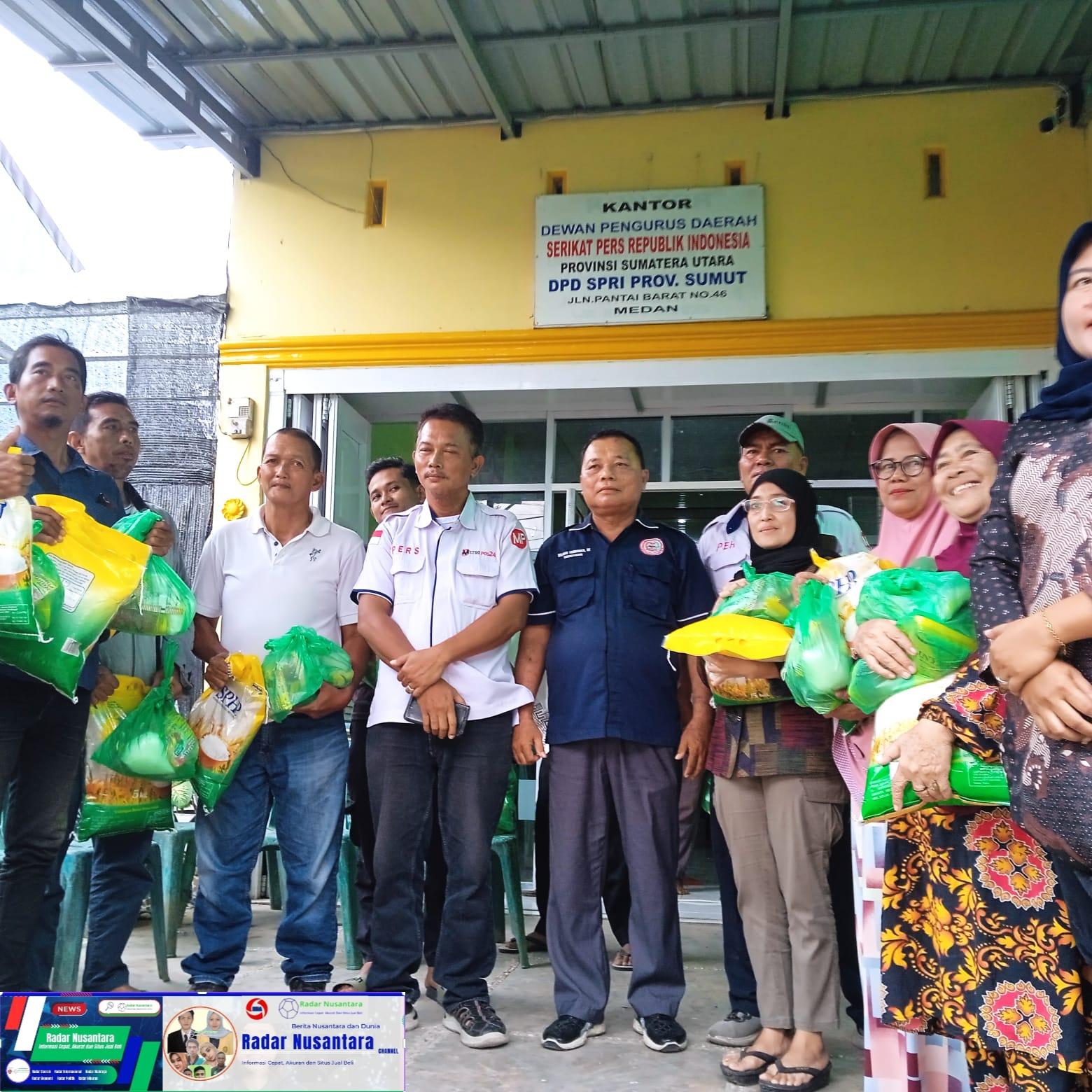 Ketua DPD SPRI SUMUT Burju Simatupang ST.SH Bersama Media Pendamping News & Metropos 24 Bakti Sosial Menyambut Hari Raya Idul Fitri 1446 H