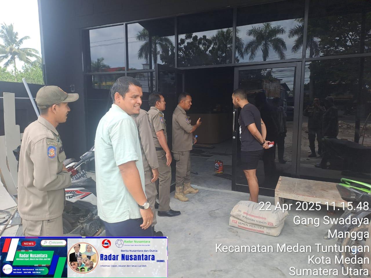 Tidak Ada Plank PBG, Satpol PP Kota Medan Himbau Hentikan Pekerjaan Bangunan Biliar dan Café di Gang Swadaya Medan Tuntungan